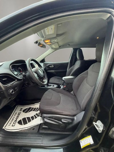 2020 Jeep Cherokee Latitude Sport Utility 4D