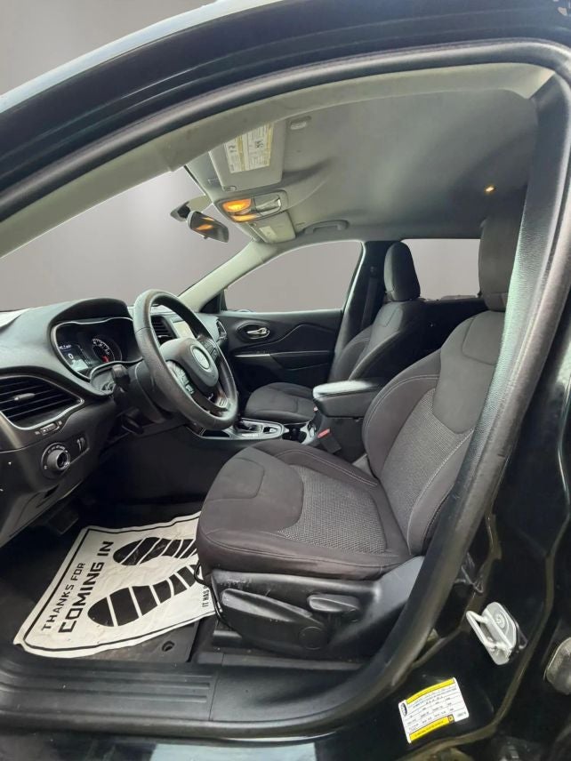 2020 Jeep Cherokee Latitude Sport Utility 4D