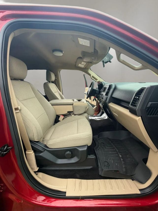 2017 Ford F150 SuperCrew Cab XLT Pickup 4D 5 1/2 ft